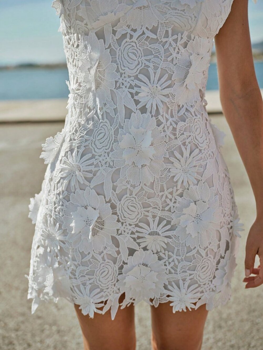 White Elegant Floral Embroidered Lace Women's Mini Dress - Picture 3 of 7